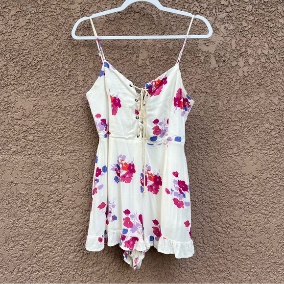 MINKPINK Floral Romper Women’s Size Small Lace Front‎ Floral Summer Casual Chic - Picture 1 of 10